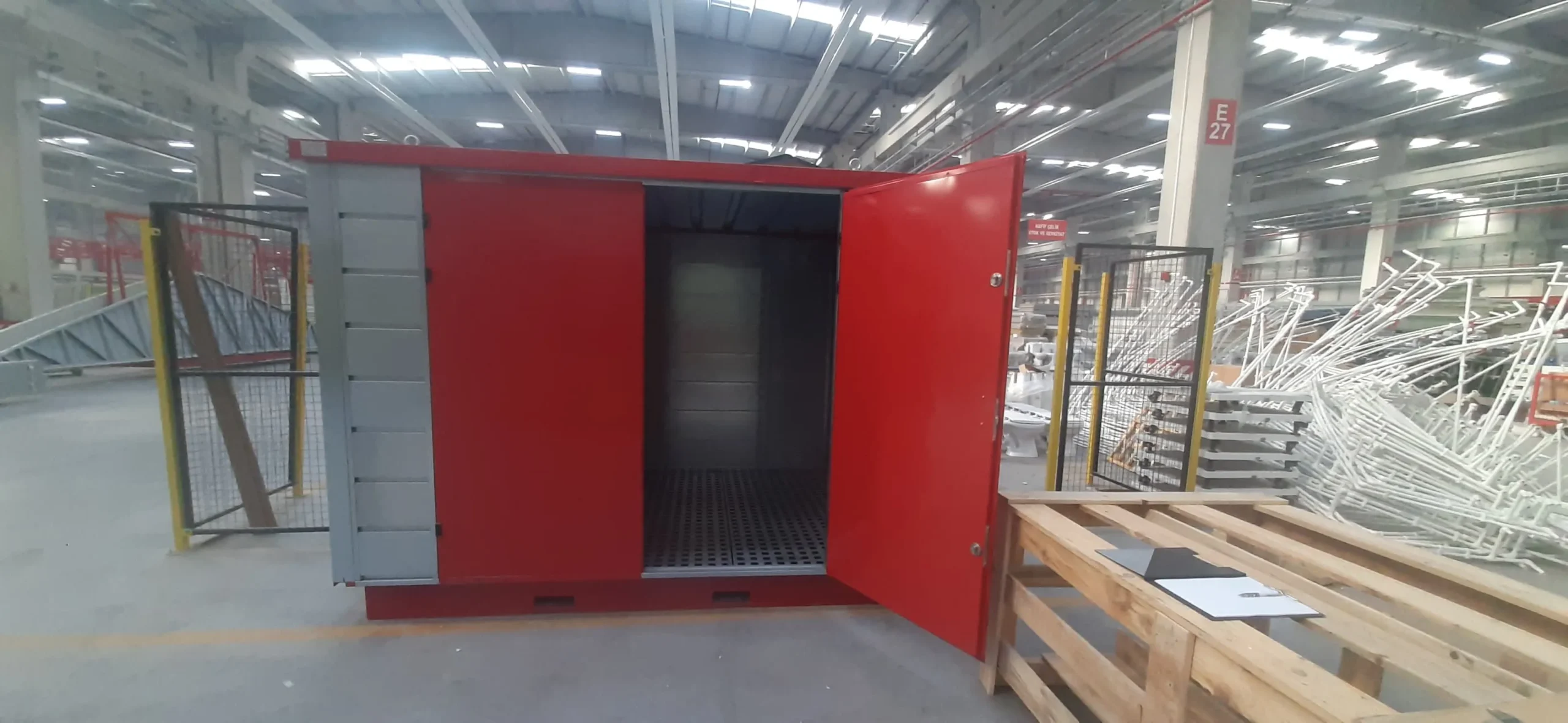 Durable disposal and waste hygienic container designed for safe collection, secure storage, and hygienic industrial waste handling.