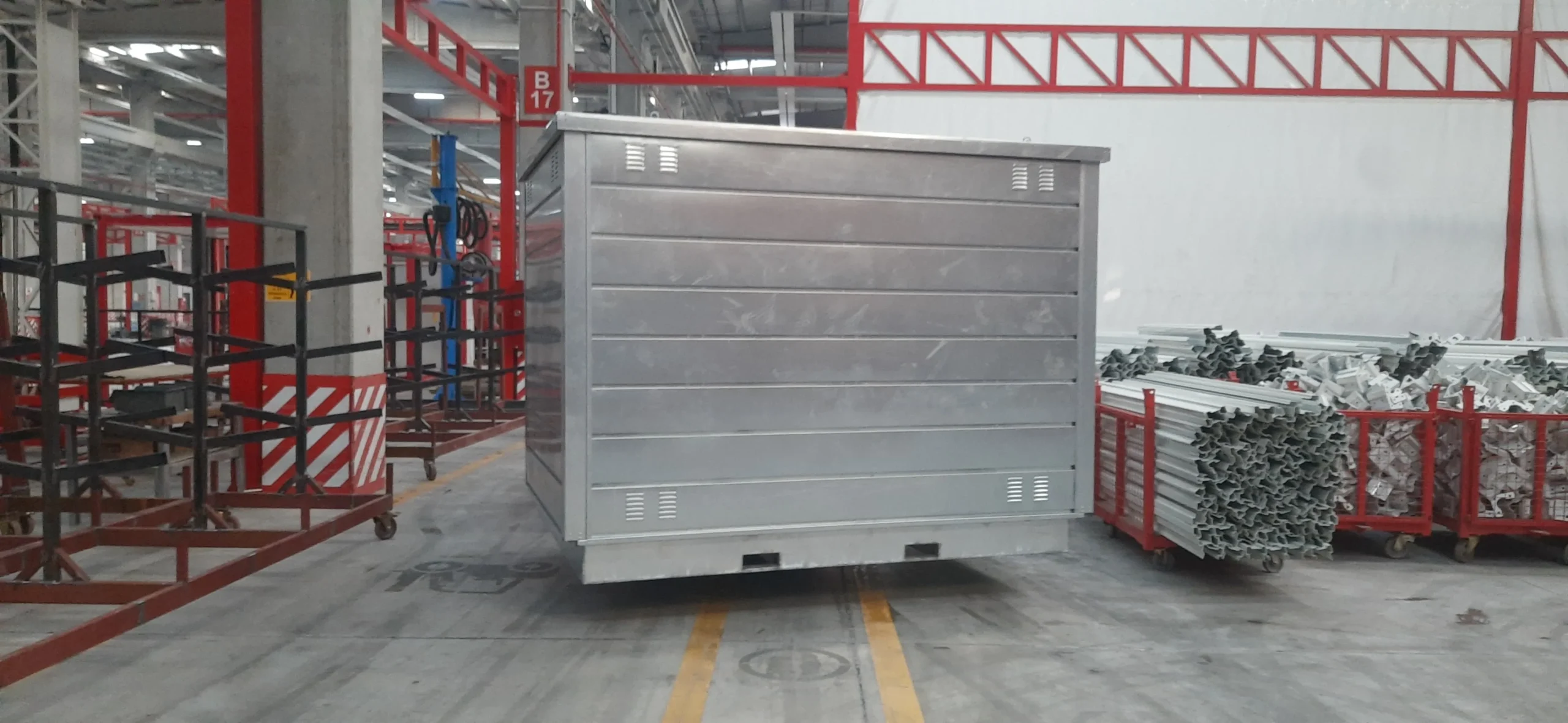 Durable hazardous and solid waste hygiene container ensuring safe collection, hygienic storage, and compliant industrial waste management.