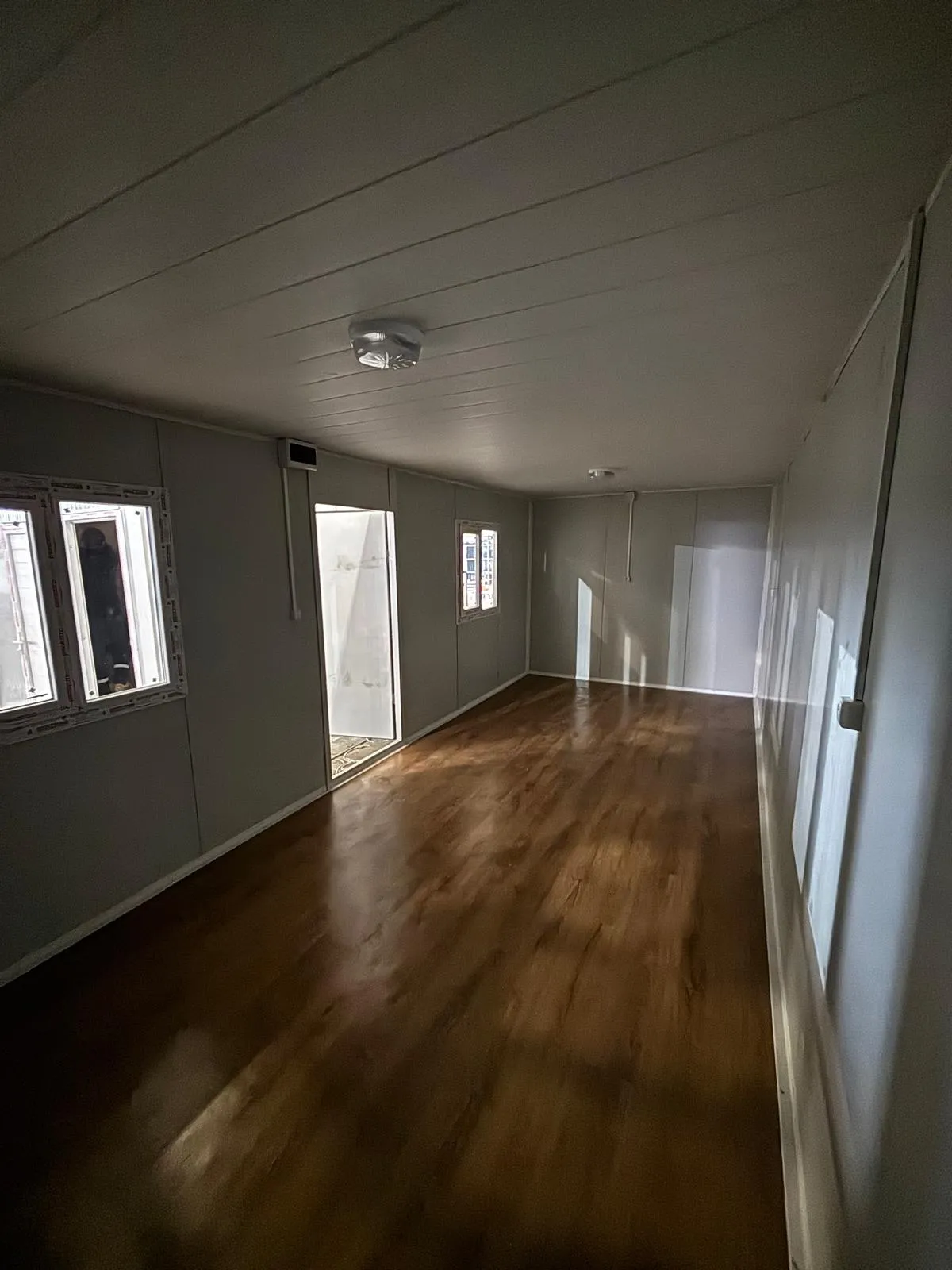 Flat pack house assembly services optimizing time and cost in modular construction.