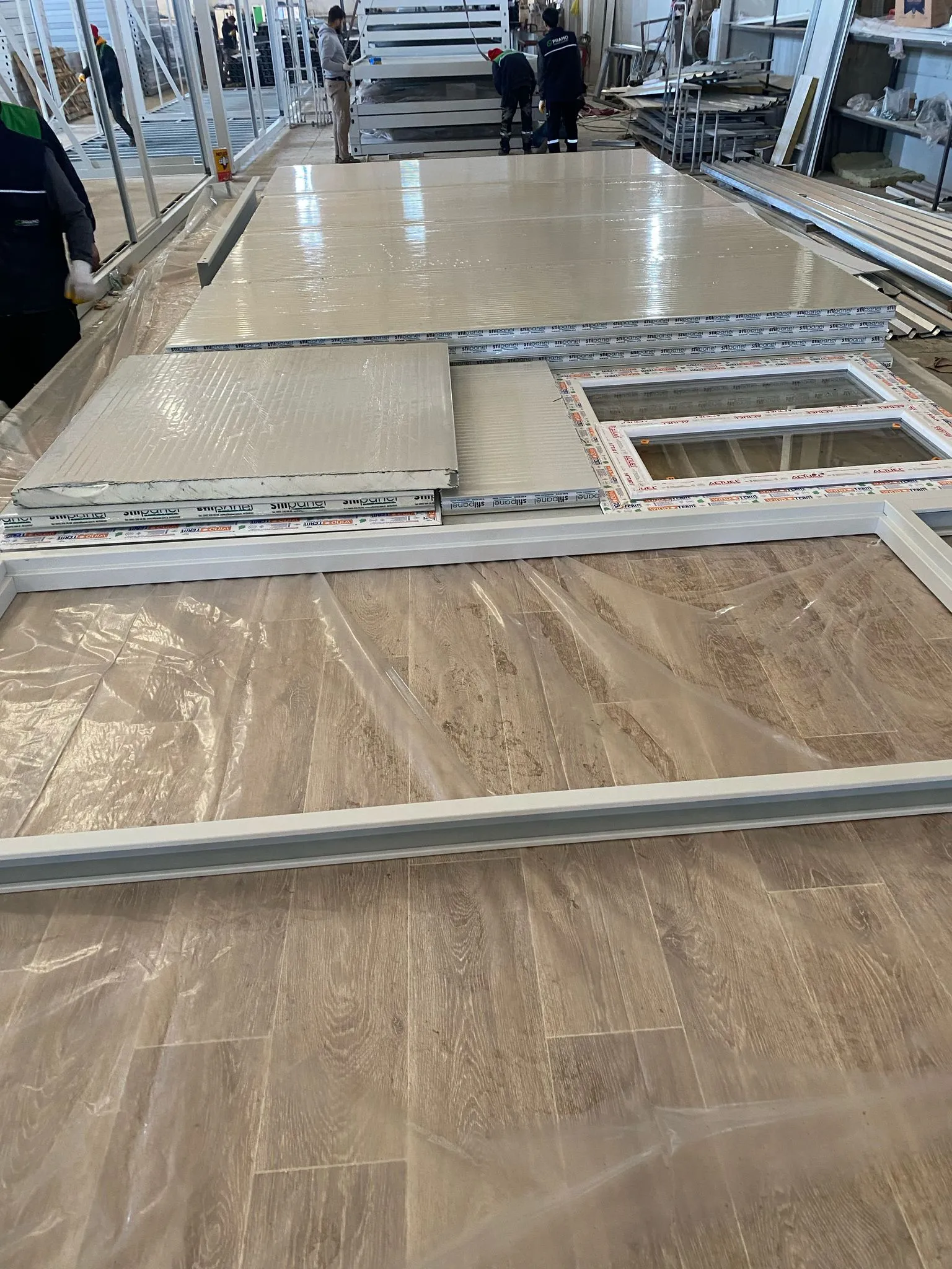 Professional flat pack house assembly services with durable prefabricated modules.